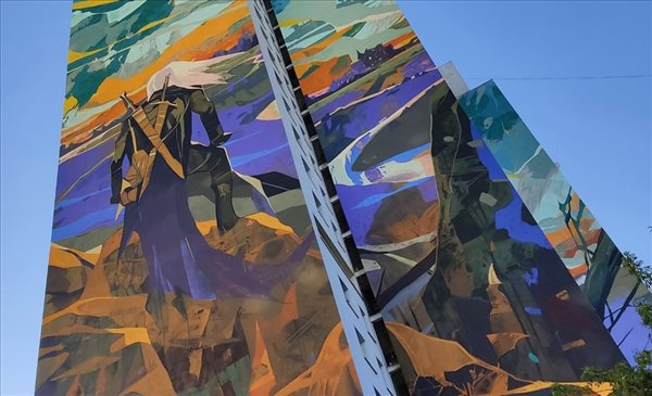 《巫师》主题壁画竣工 26层楼外墙作画，视觉效果震撼